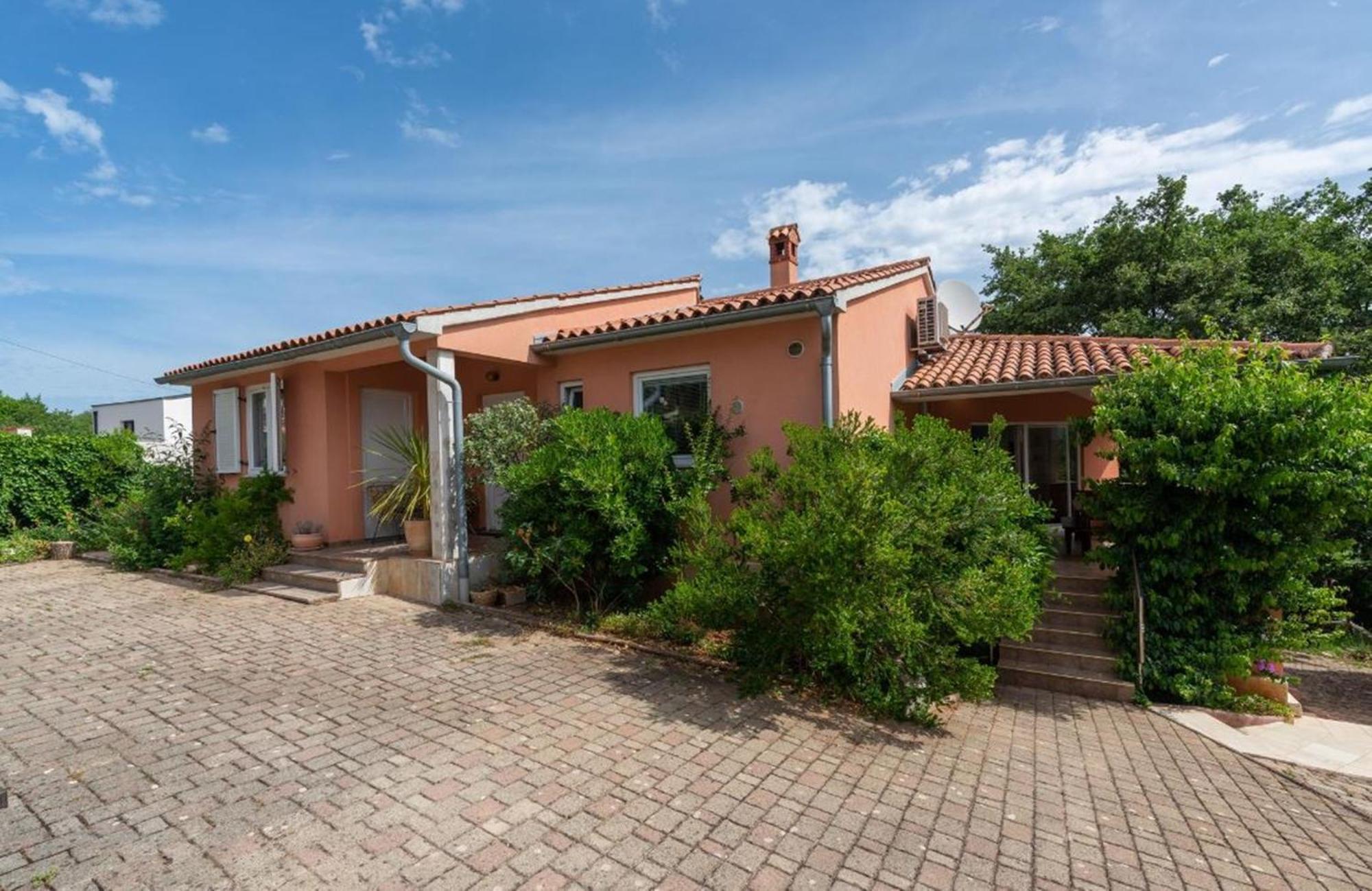 Vintiana Villa
